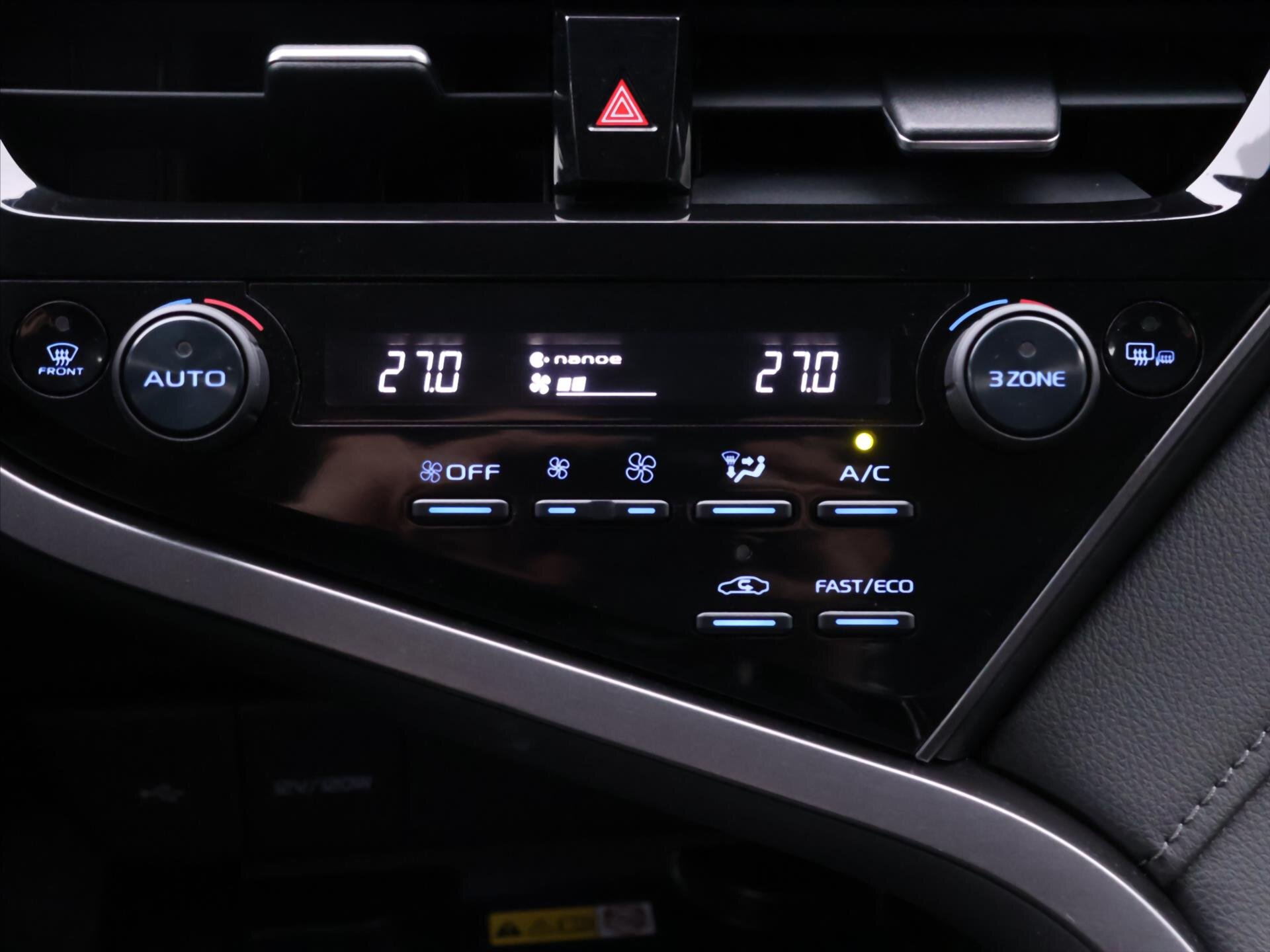 Toyota Camry Sedan / Limuzína 2,5 l 131 kw