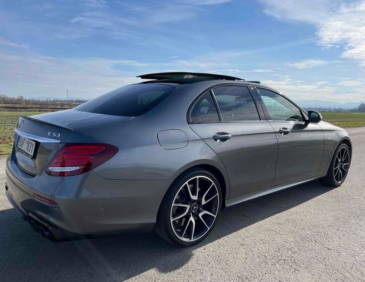 Mercedes-Benz Třídy E 5