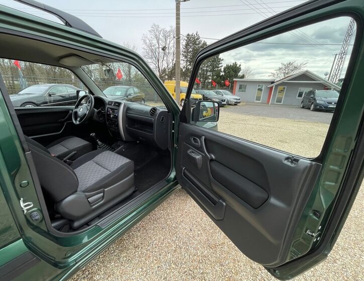 Suzuki Jimny SUV / Terénní 1,5 l 63 kw