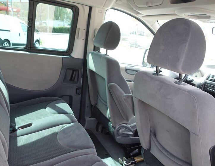Peugeot Expert Kombi 2,0 l 100 kw