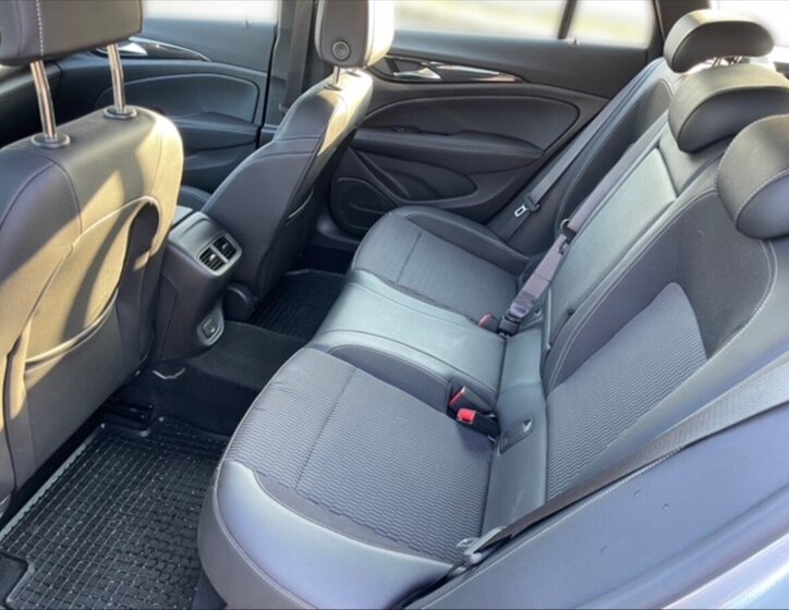 Opel Insignia Kombi 2,0 l 128 kw