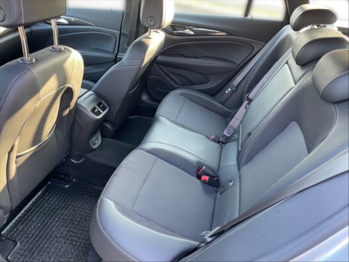 Opel Insignia Kombi 2,0 l 128 kw