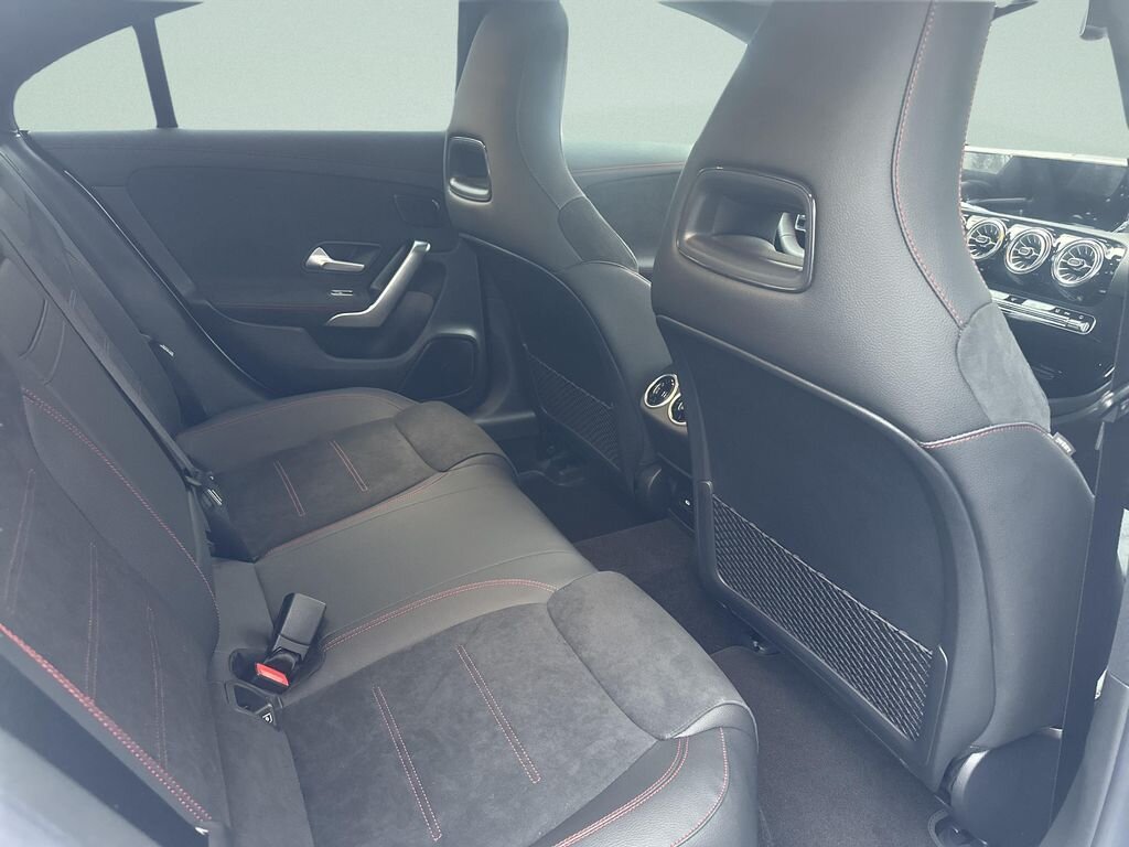 Mercedes-Benz CLA Sedan / Limuzína 1,5 l 120 kw