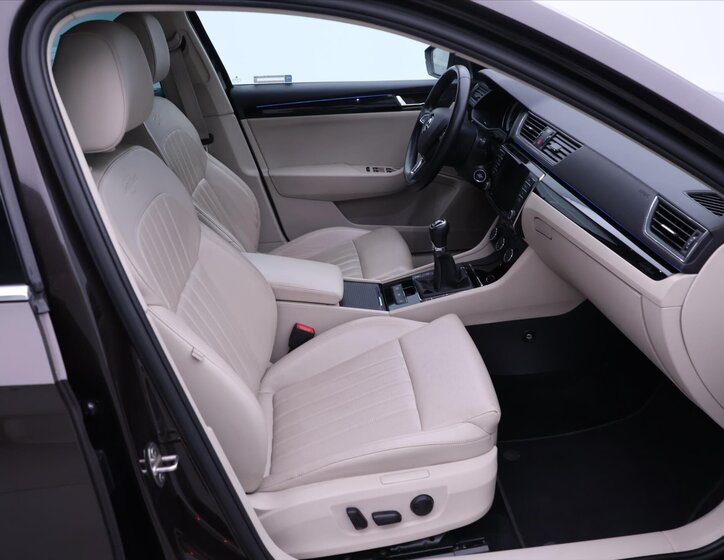 Škoda Superb Liftback 2,0 l 110 kw