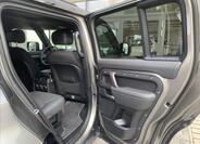 Land Rover Defender 19