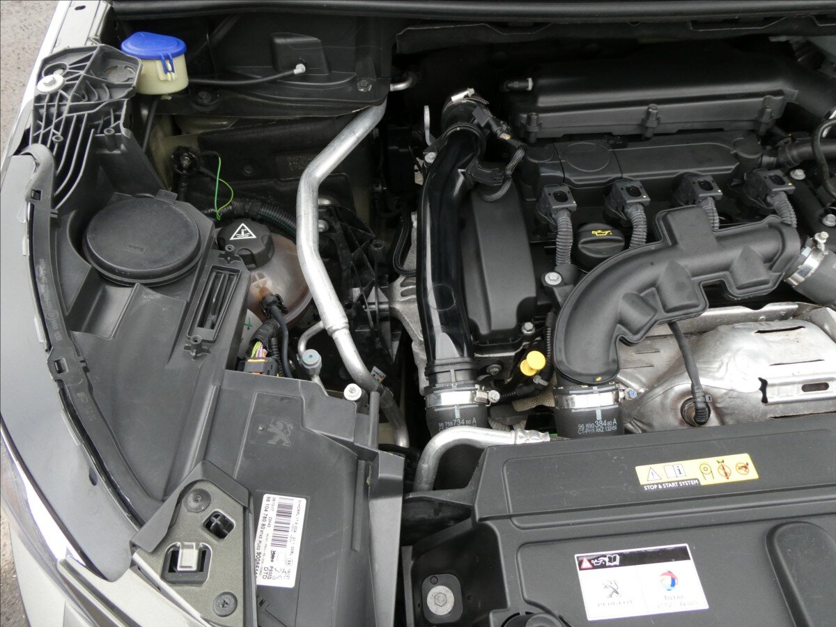 Peugeot 3008 SUV 1,6 l 121 kw
