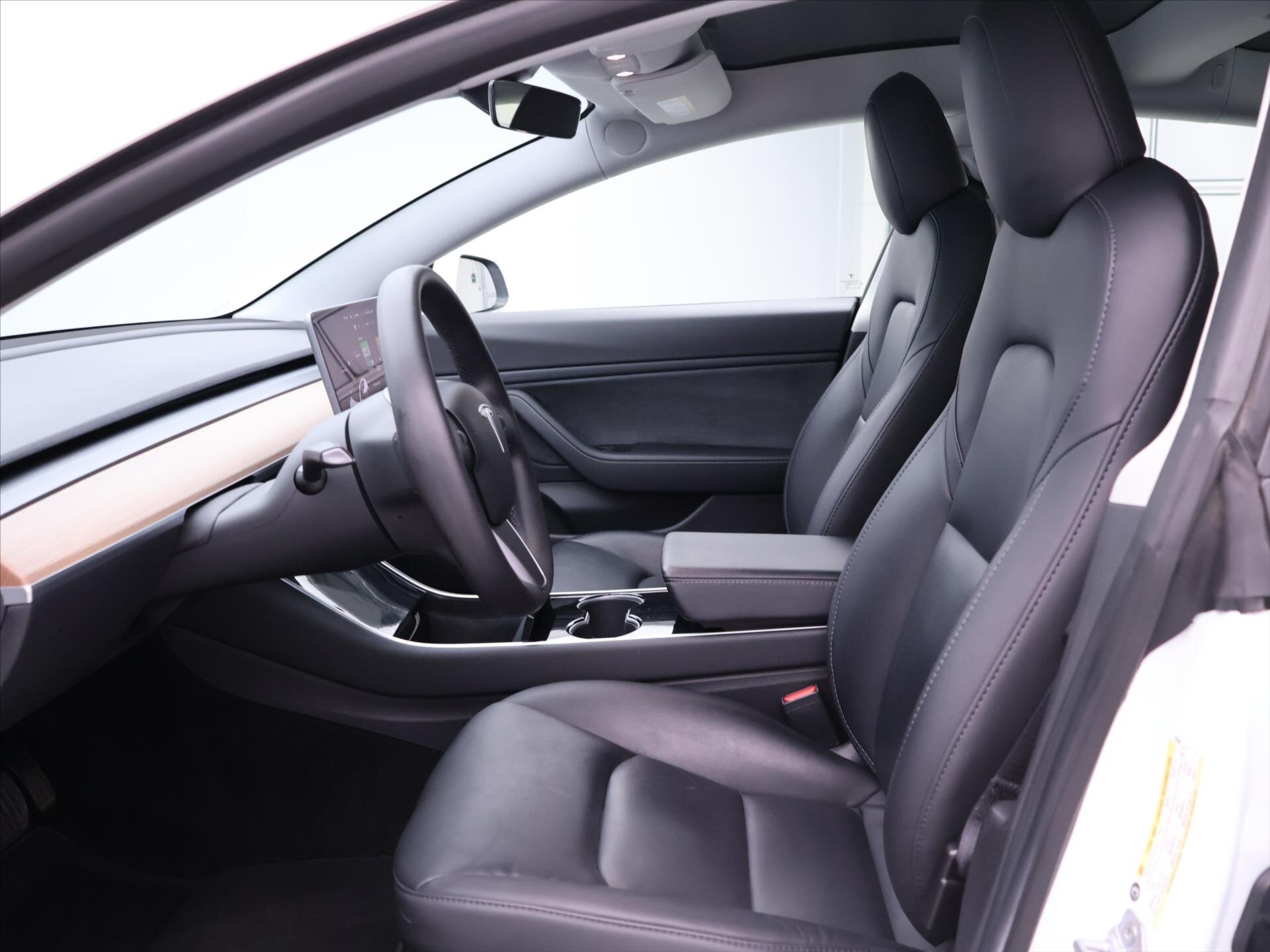 Tesla Model 3 Sedan 0,0 324 kw