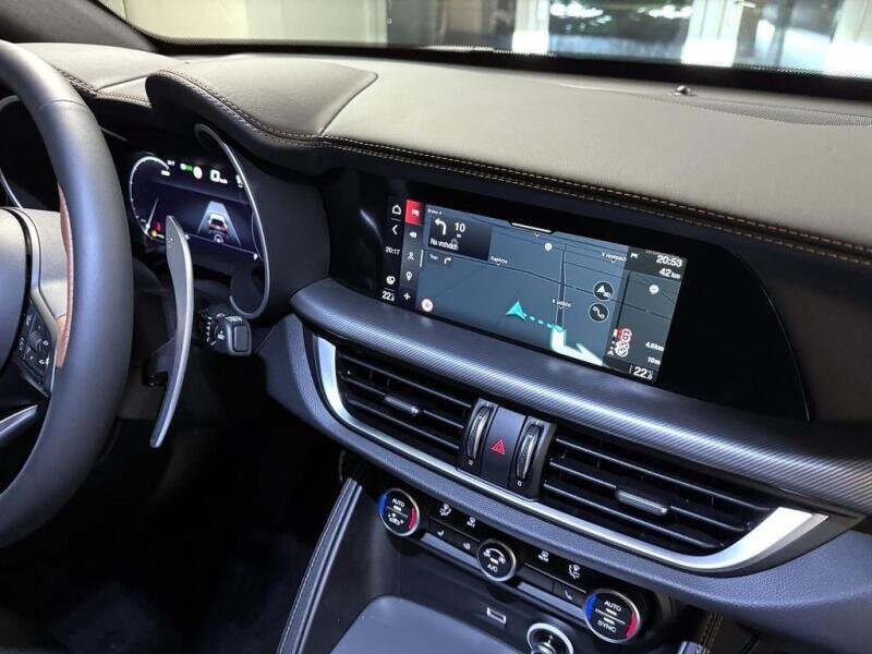 Alfa Romeo Stelvio SUV / Terénní 2,0 l 206 kw