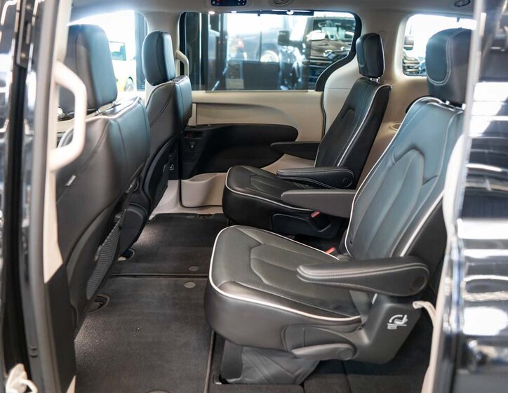 Chrysler Pacifica MPV 3,6 l 221 kw