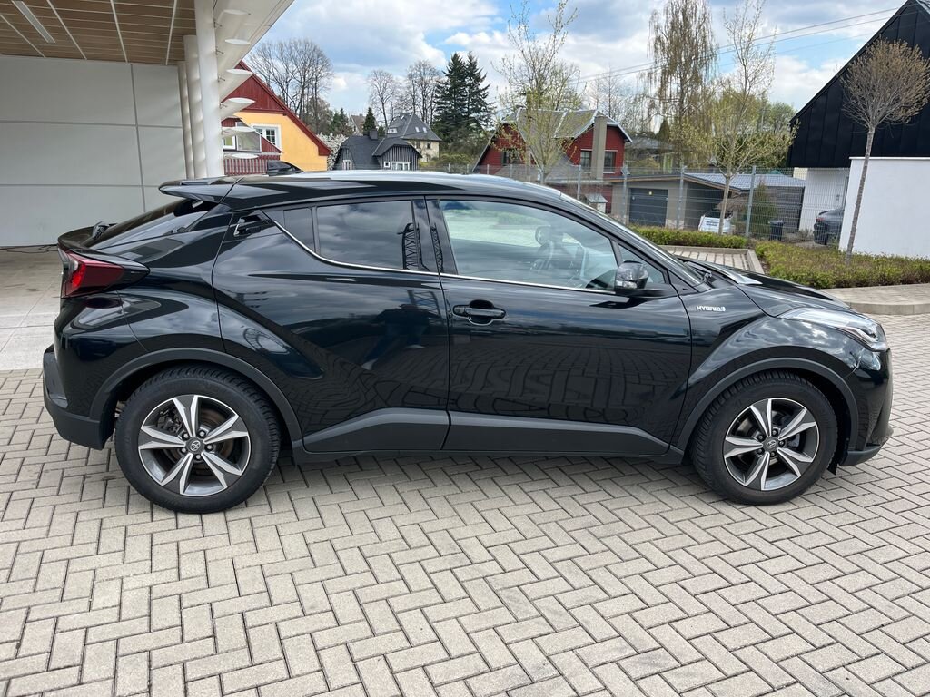 Toyota C-HR SUV / Terénní 1,8 l 72 kw