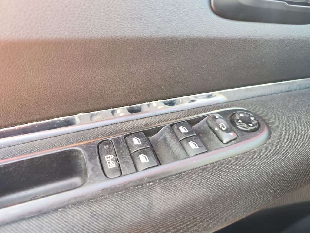 Peugeot 5008 MPV 2,0 l 120 kw