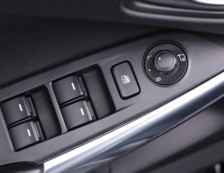 Mazda 6 Sedan / Limuzína 2,5 l 141 kw