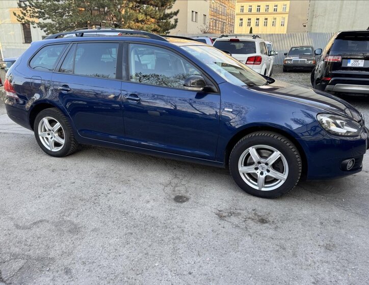 Volkswagen Golf Kombi 1,6 l 77 kw