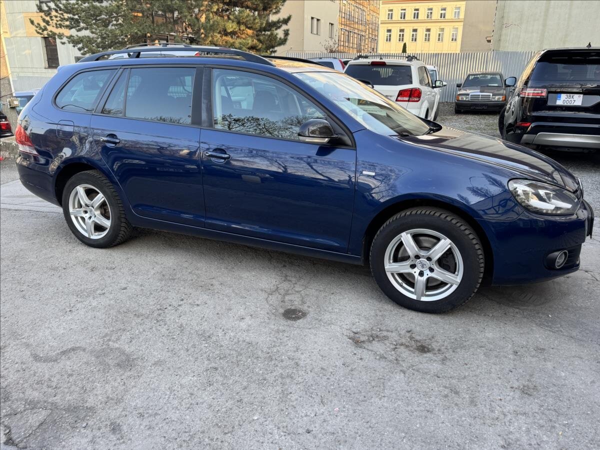 Volkswagen Golf Kombi 1,6 l 77 kw