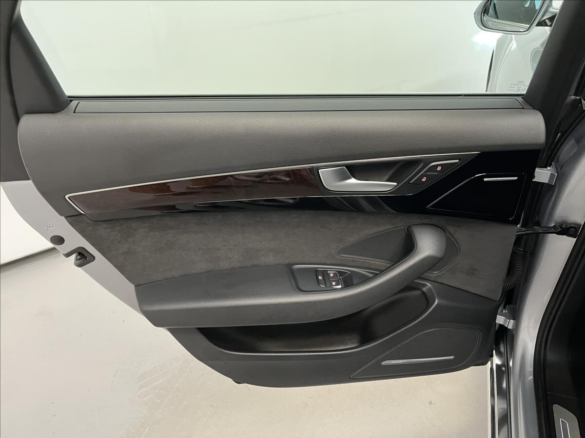 Audi A8 Sedan 3,0 l 190 kw