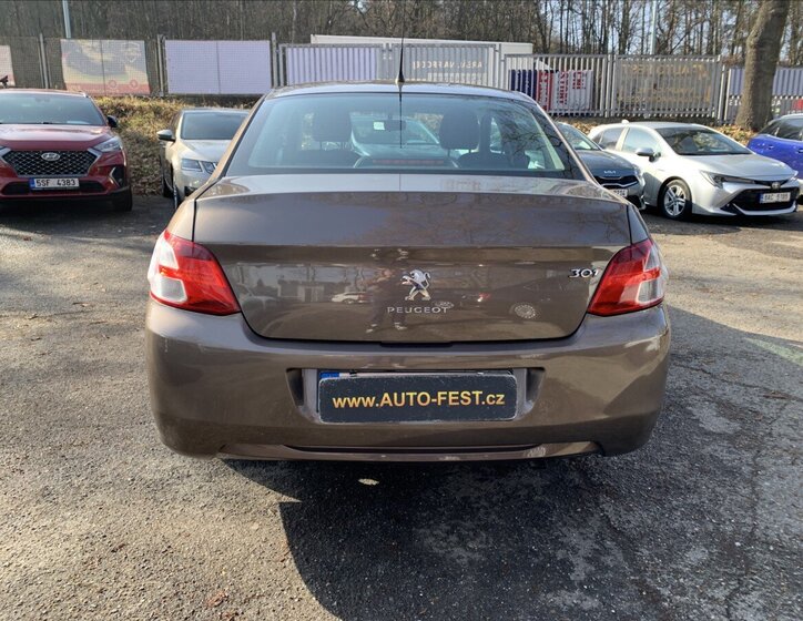 Peugeot 301 Sedan 1,6 l 85 kw