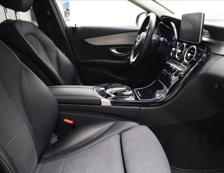 Mercedes-Benz Třídy C Kombi 2,0 l 135 kw