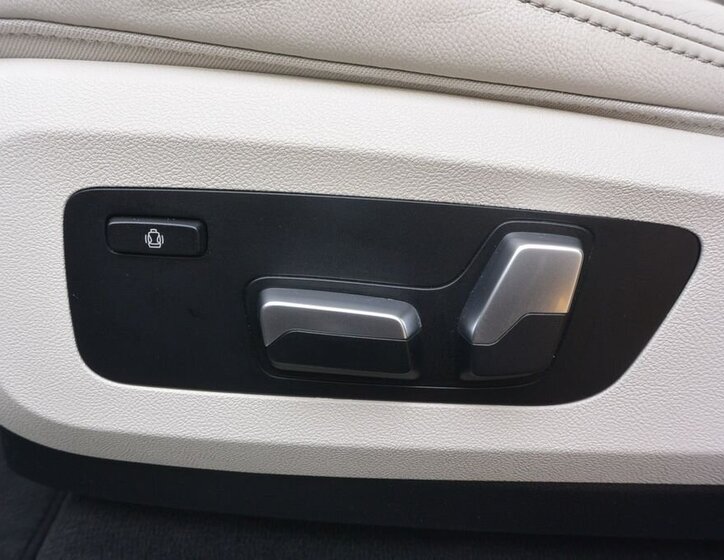 BMW X5 SUV / Terénní 3,0 l 250 kw