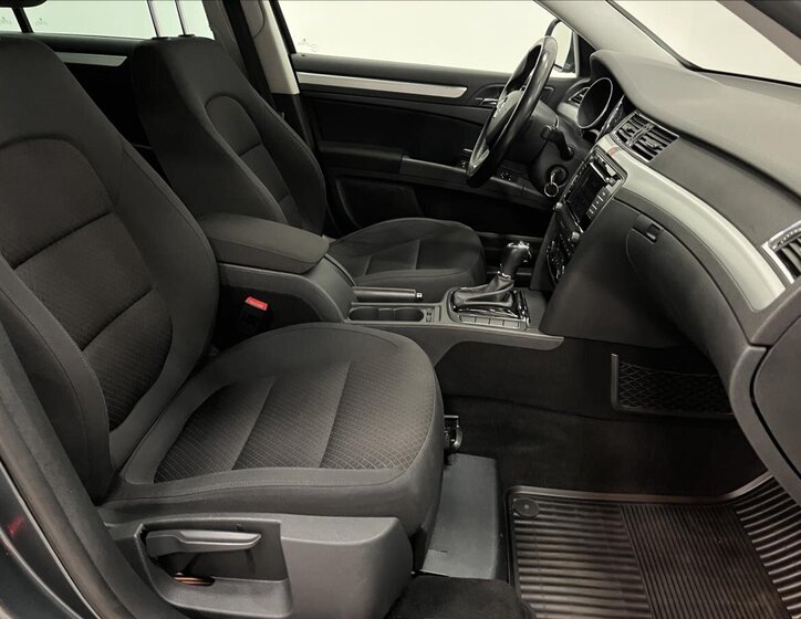 Škoda Superb Liftback 2,0 l 103 kw