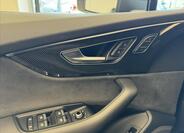 Audi Q7 25
