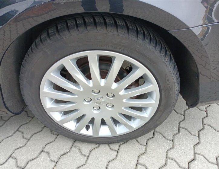 Peugeot 407 Kupé 2,7 l 150 kw