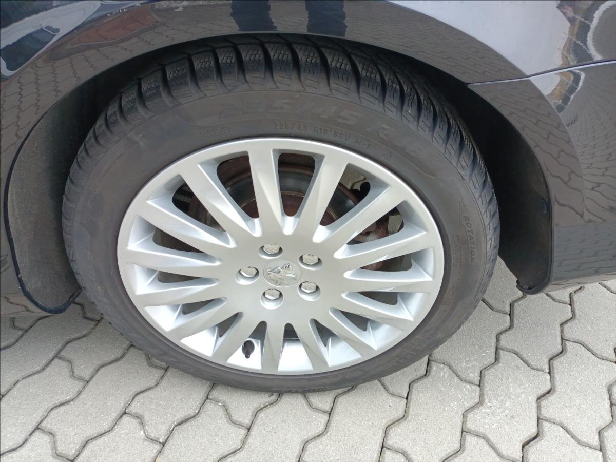 Peugeot 407 Kupé 2,7 l 150 kw