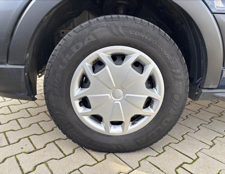 Ford Transit 9