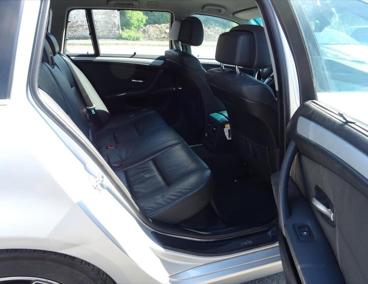 BMW Řada 5 Kombi 3,0 l 173 kw