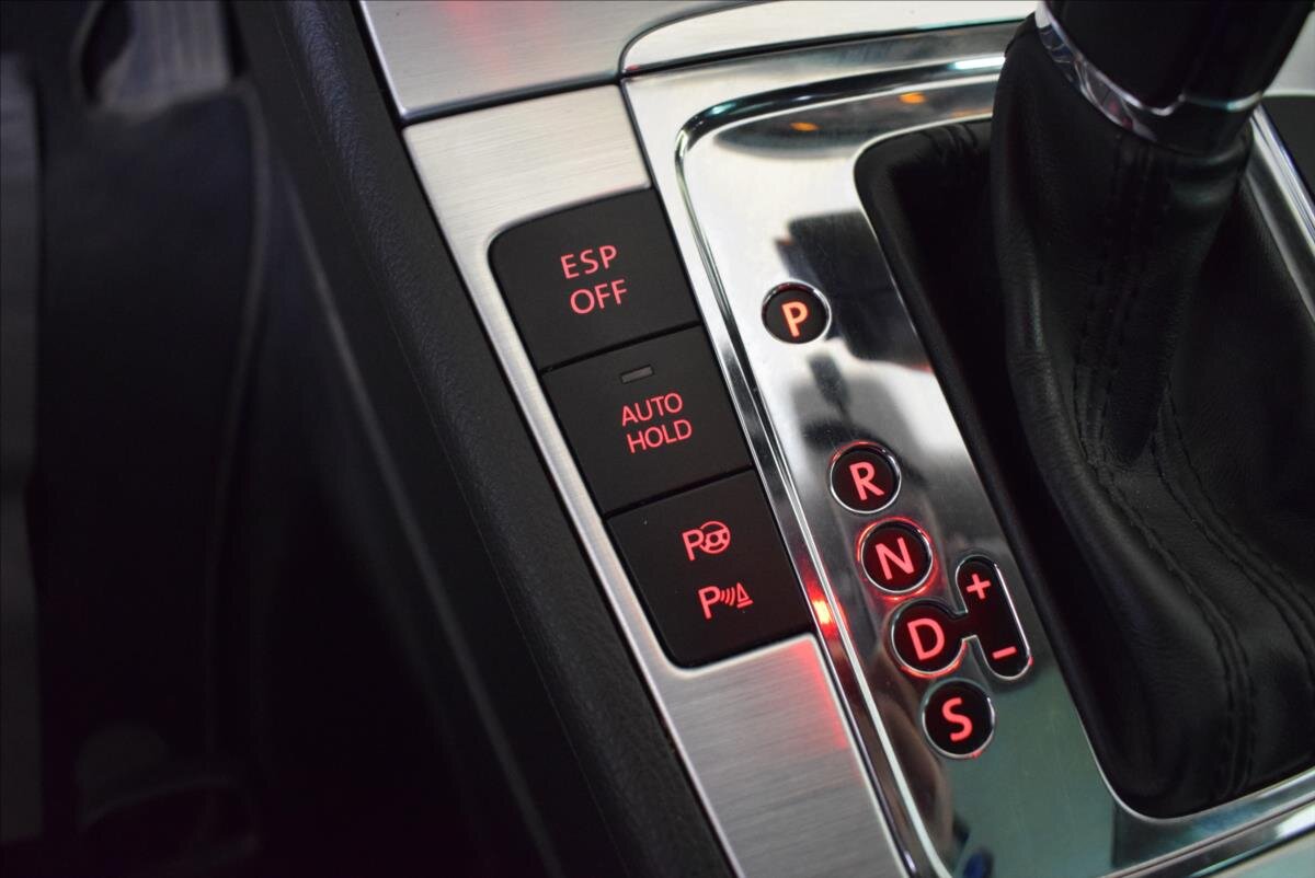 Volkswagen Passat CC Sedan 2,0 l 105 kw