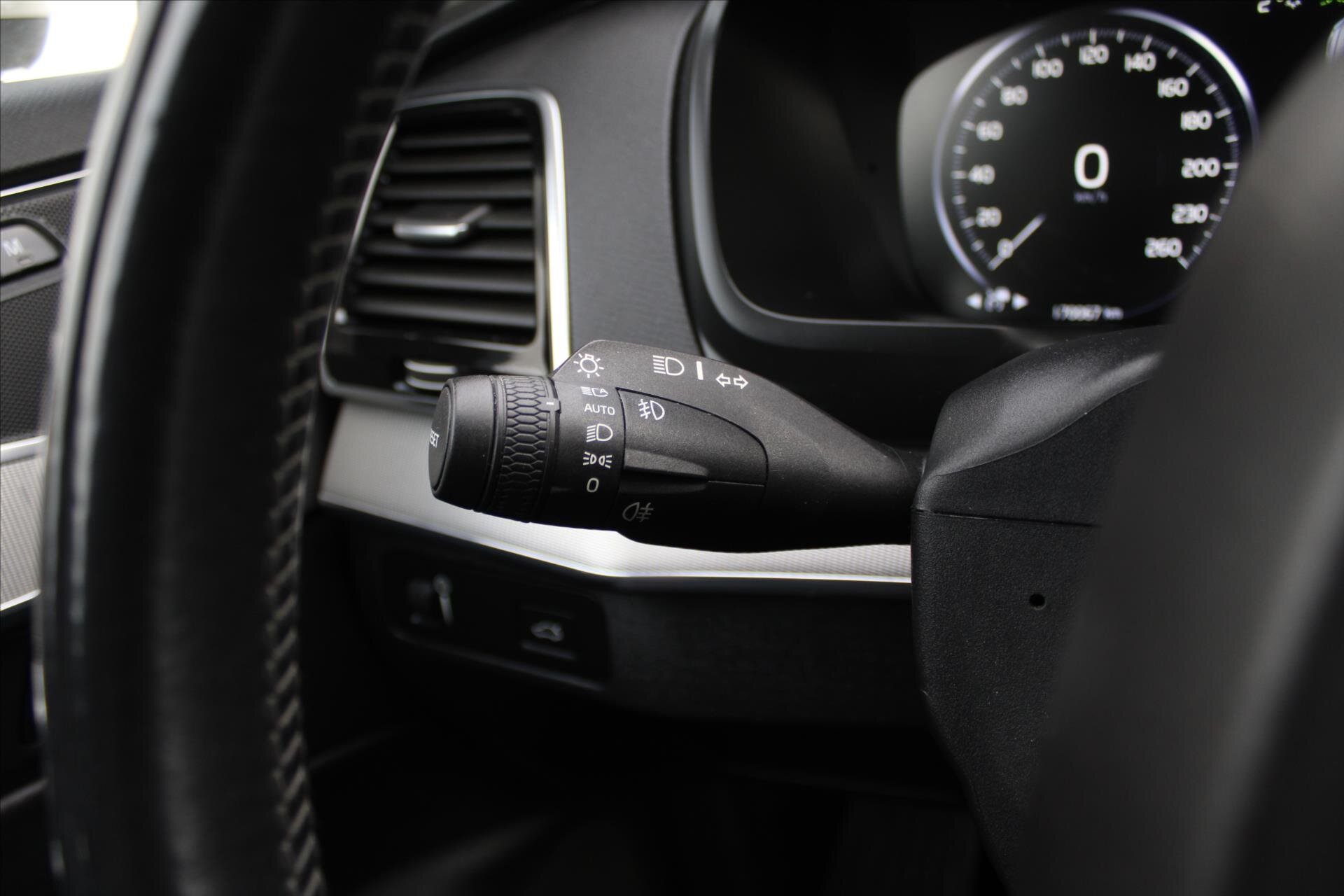 Volvo XC90 SUV 2,0 l 177 kw