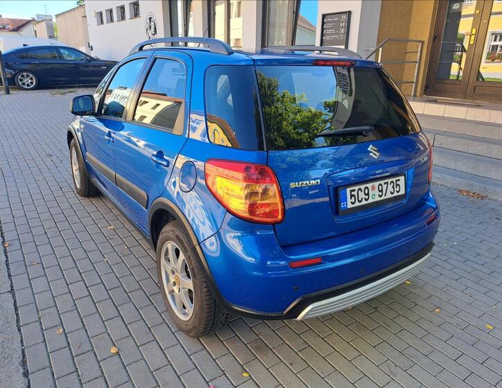 Suzuki SX4 6