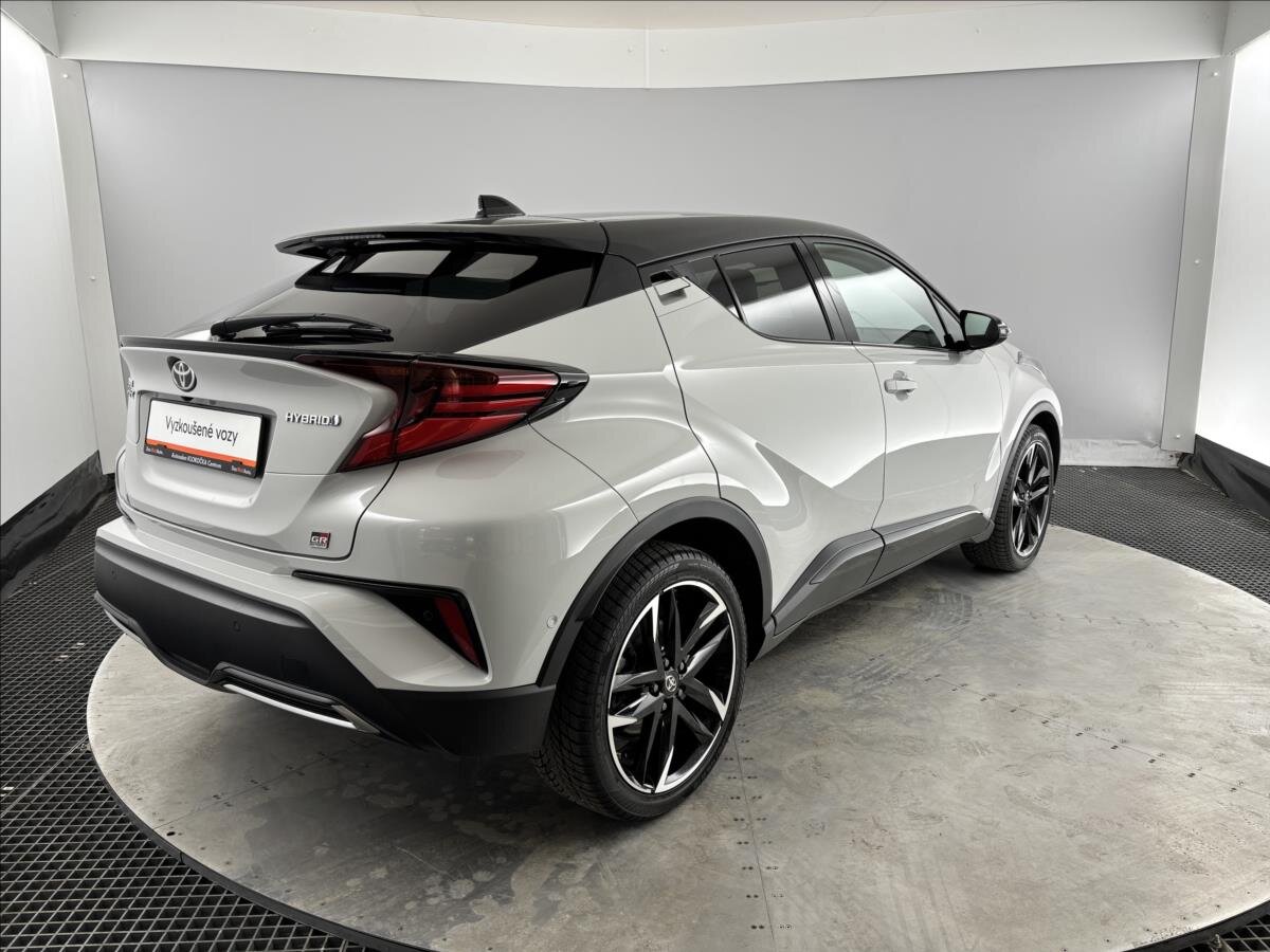 Toyota C-HR SUV 2,0 l 135 kw