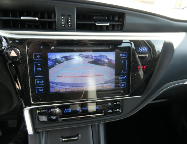 Toyota Auris Kombi 1,3 l 73 kw