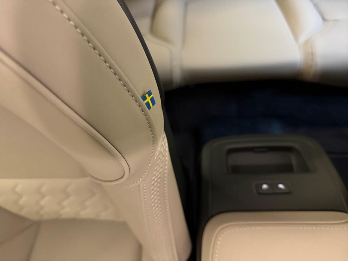 Volvo XC60 SUV / Terénní 2,0 l 184 kw