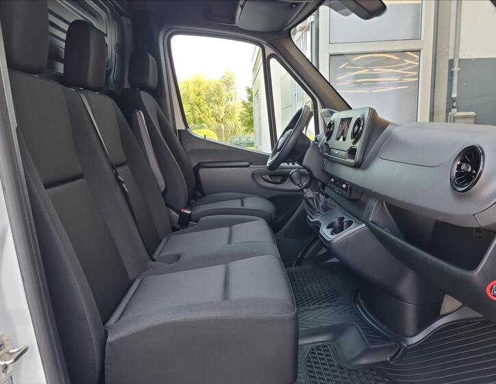 Mercedes-Benz Sprinter 16
