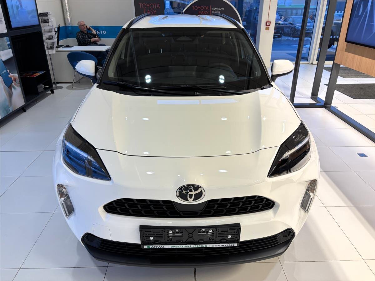 Toyota Yaris Cross SUV 1,5 l 0