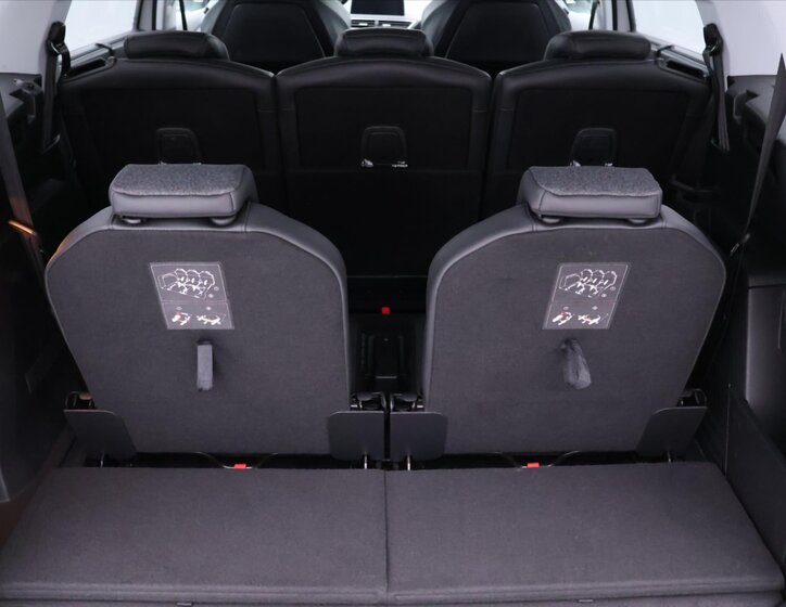 Peugeot 5008 SUV 1,2 l 96 kw