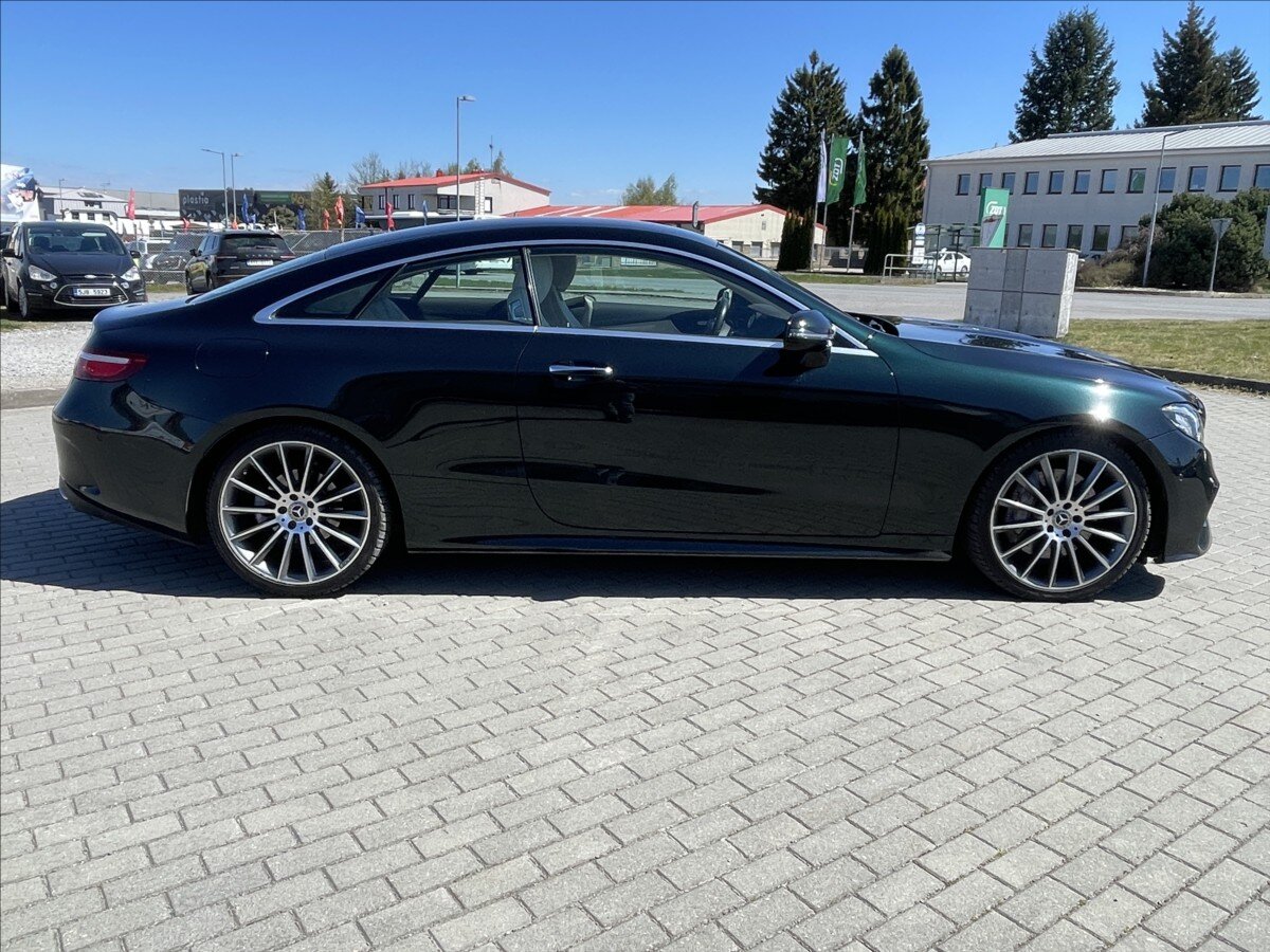 Mercedes-Benz Třídy E Kupé 2,0 l 180 kw