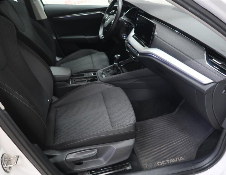 Škoda Octavia Sedan / Limuzína 1,5 l 110 kw