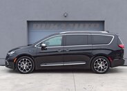 Chrysler Pacifica 8