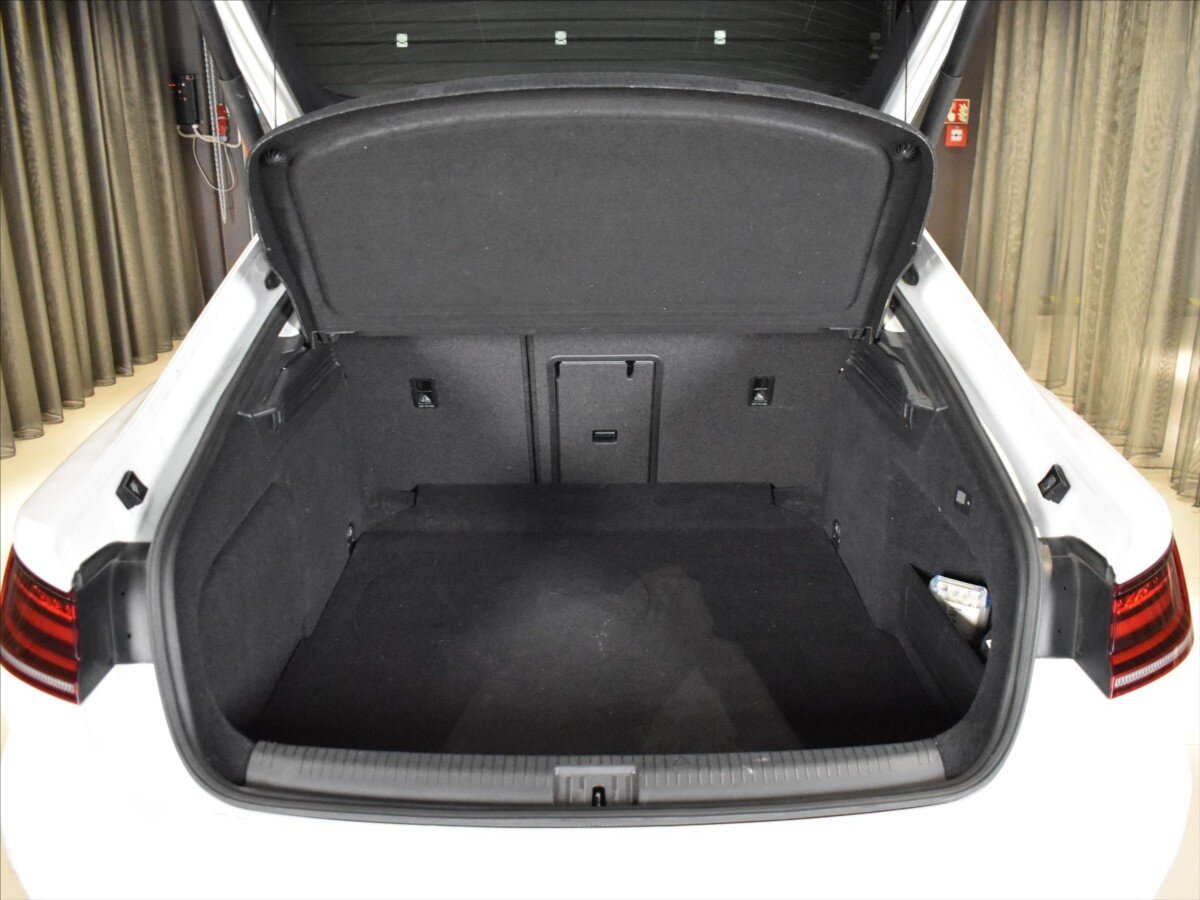 Volkswagen Arteon Liftback 2,0 l 176 kw