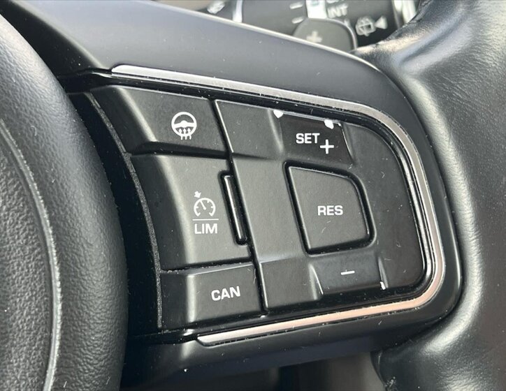 Jaguar F-Pace Kombi 2,0 l 132 kw