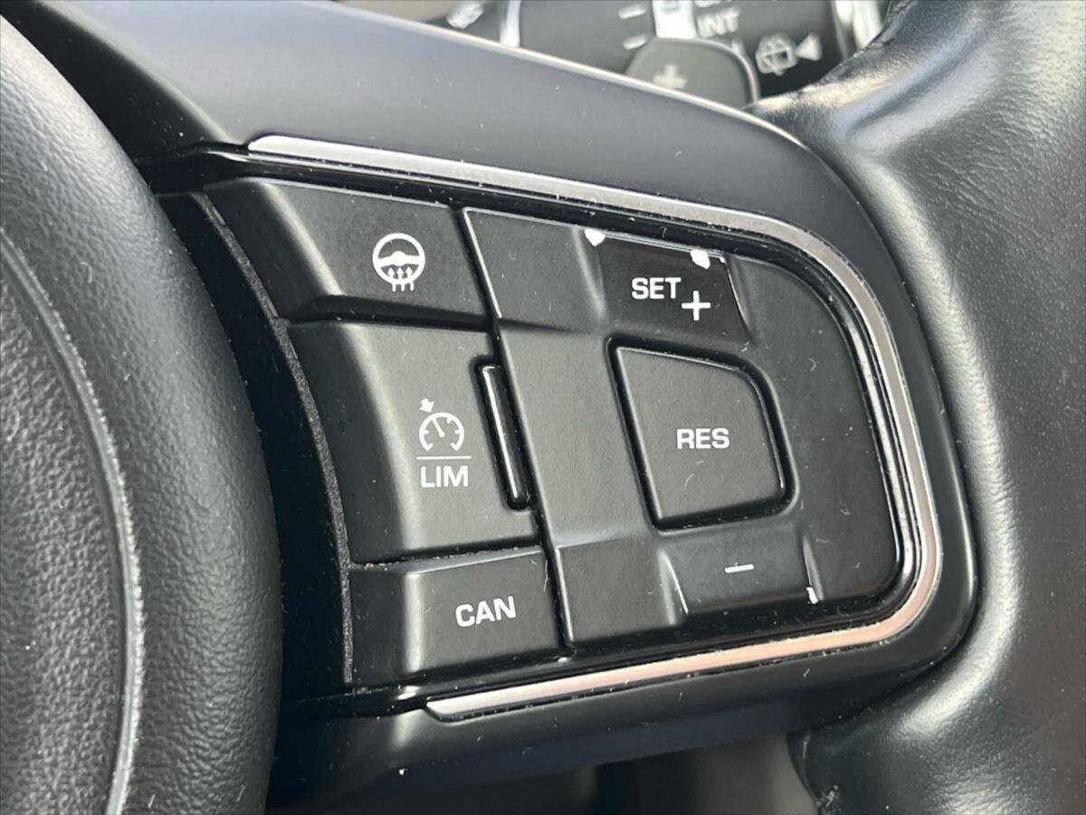Jaguar F-Pace Kombi 2,0 l 132 kw