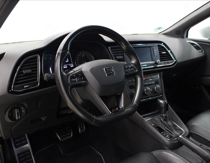 Seat Leon Hatchback 2,0 l 195 kw