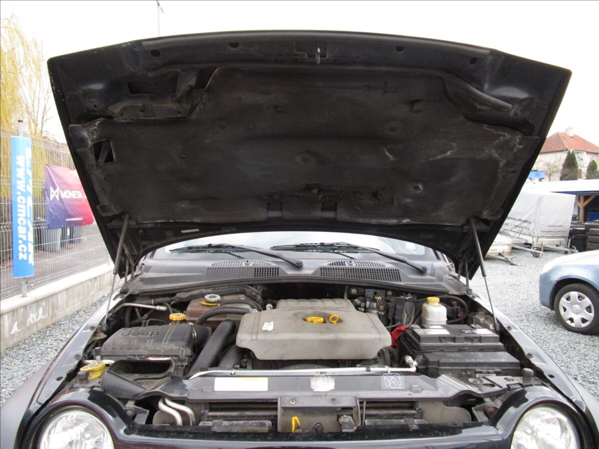 Jeep Cherokee Kombi 2,5 l 105 kw