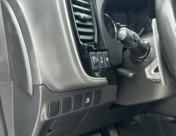 Mitsubishi Outlander SUV 2,0 l 110 kw