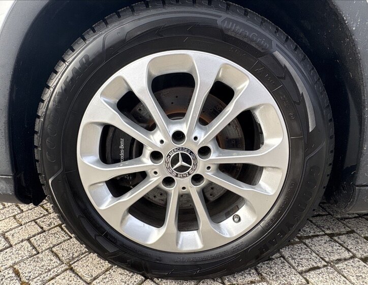 Mercedes-Benz GLA SUV 2,0 l 135 kw