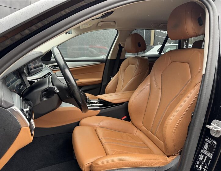 BMW Řada 5 Kombi 3,0 l 210 kw