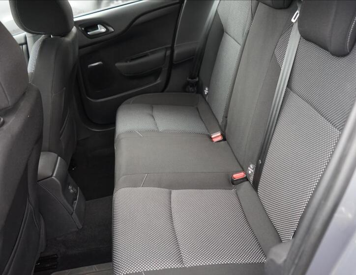 DS Automobiles DS4 10