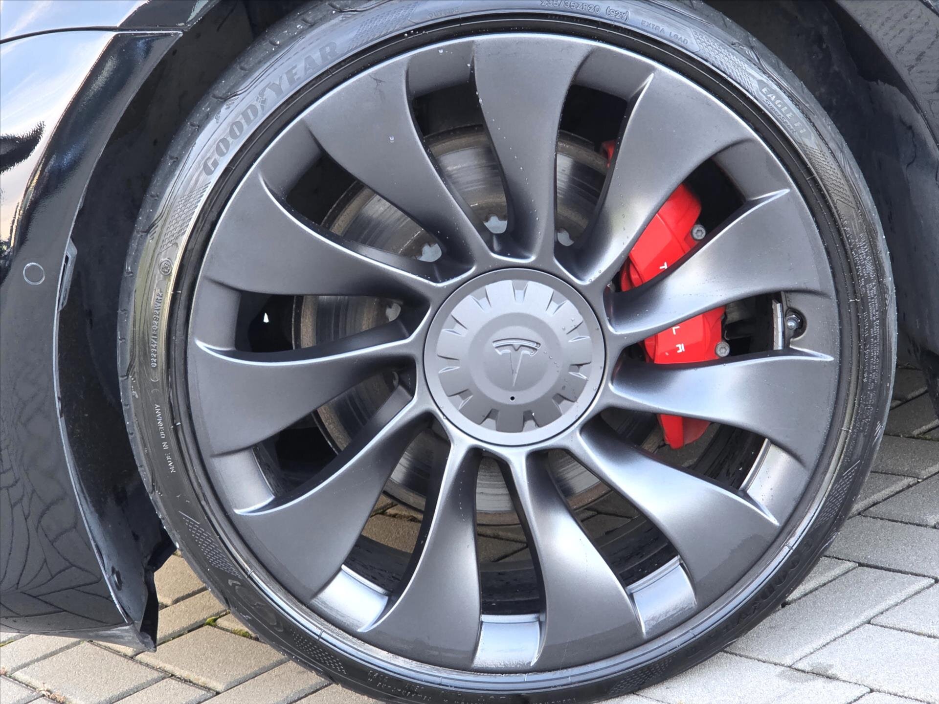 Tesla Model 3 Sedan 0,0 377 kw